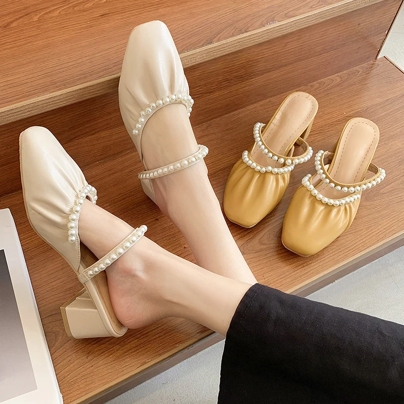 Shoes Women Female Slippers Med String Bead Luxury Slides Mules Sexy Square heel Cover Toe Soft 2021 Designer Summer Block PU R
Shoes Women Female Slippers Med String Bead Luxury Slides Mules Sexy Square heel Cover Toe Soft 2021 Designer Summer Block PU R