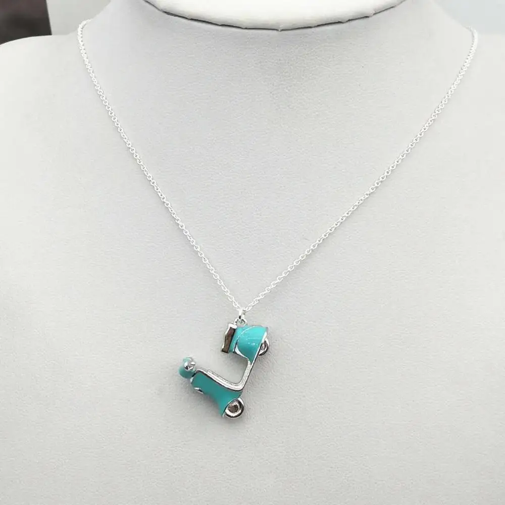 A higher version necklace 100% s925 sterling silver suspension Original cool motorcycle pendant necklace personality
A higher version necklace 100% s925 sterling silver suspension Original cool motorcycle pendant necklace personality