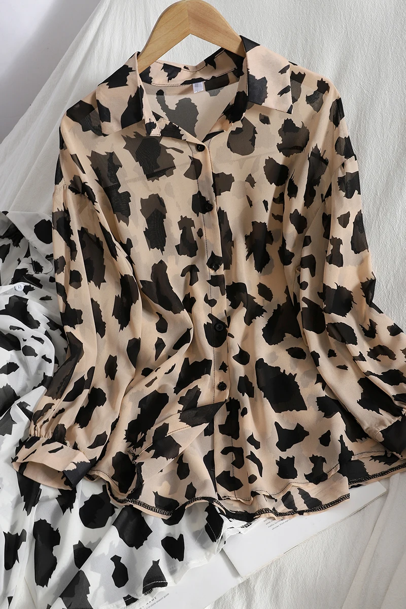 VANOVICH Fashion Printed Chiffon Shirt Is Thin, All-match Cardigan Sunscreen Shirt Tops Spring and Summer New Korean Shirt Women
VANOVICH Fashion Printed Chiffon Shirt Is Thin, All-match Cardigan Sunscreen Shirt Tops Spring and Summer New Korean Shirt Women