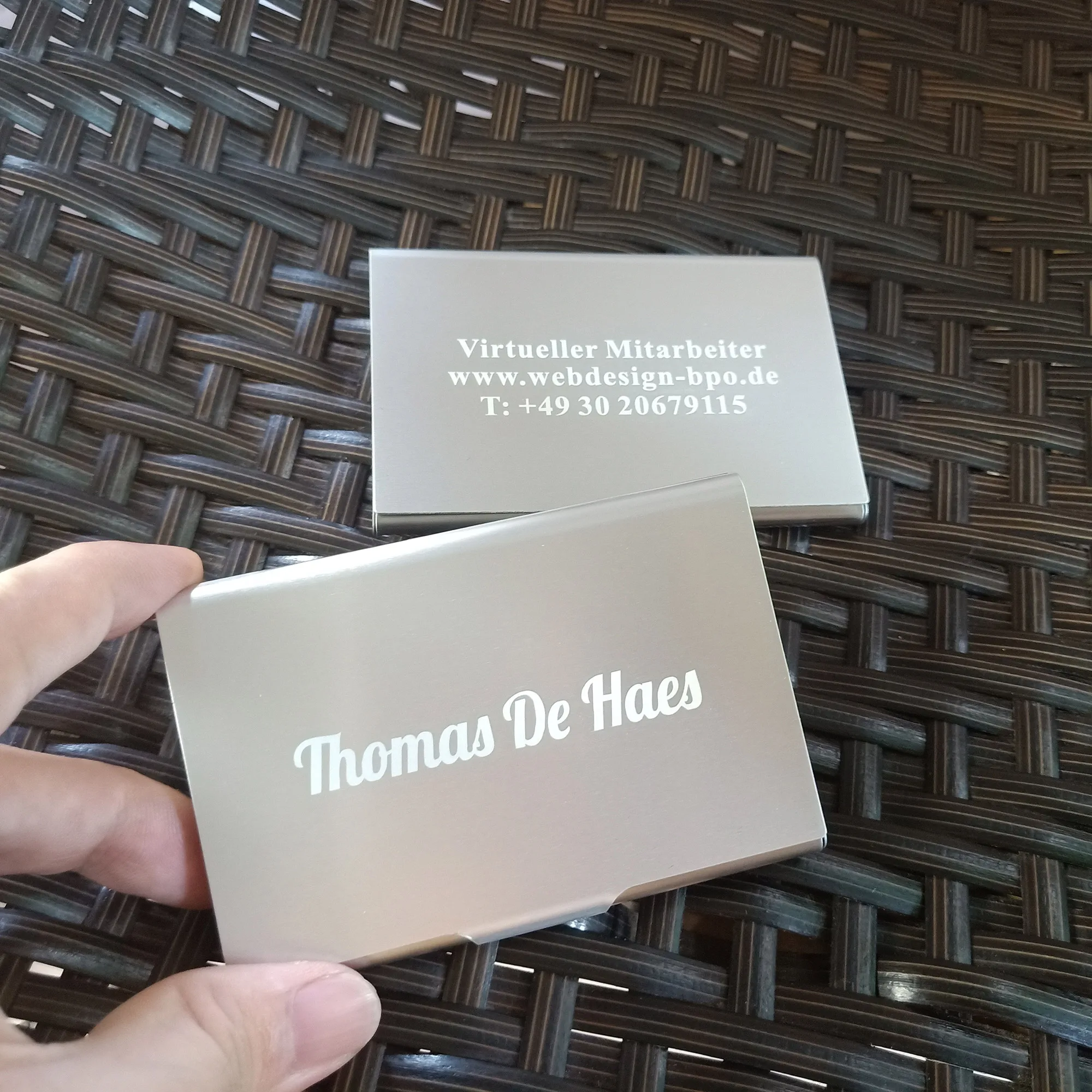 1pc stainless steel business cards holder custom with your name logo Fashion Business Credit ID Cards case
1pc stainless steel business cards holder custom with your name logo Fashion Business Credit ID Cards case