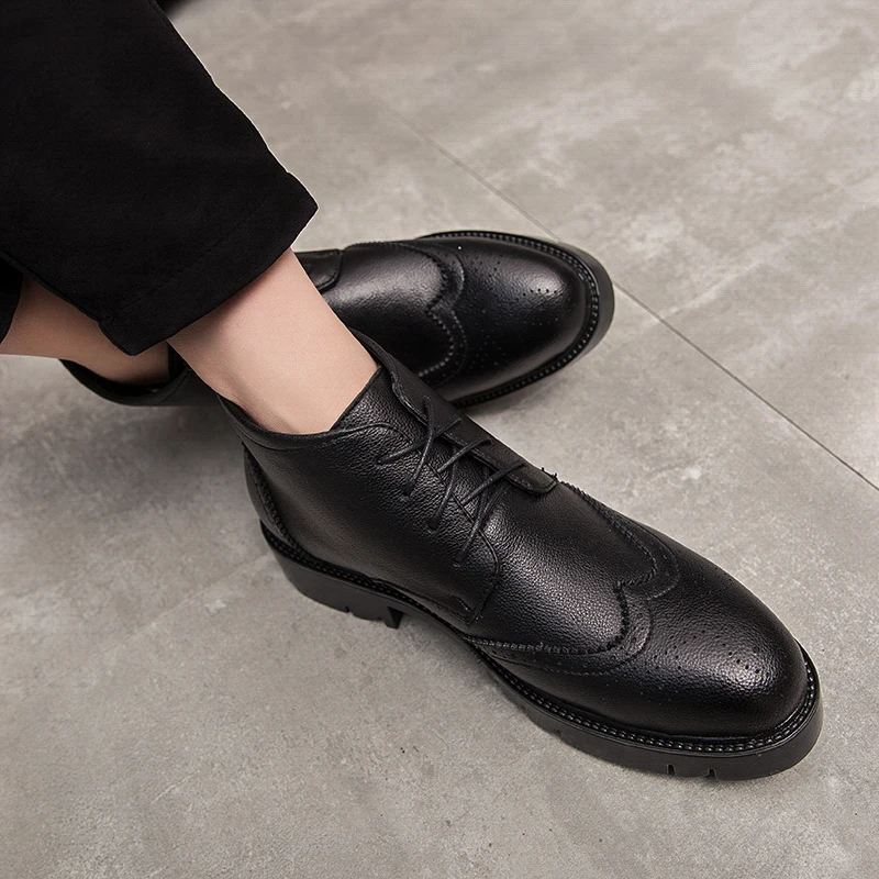 Autumn Early Winter Shoes Men Boots outdoor brogue Casual Leather Men Ankle Boots lace up fashion Male Leather Chelsea Boots s5
Autumn Early Winter Shoes Men Boots outdoor brogue Casual Leather Men Ankle Boots lace up fashion Male Leather Chelsea Boots s5