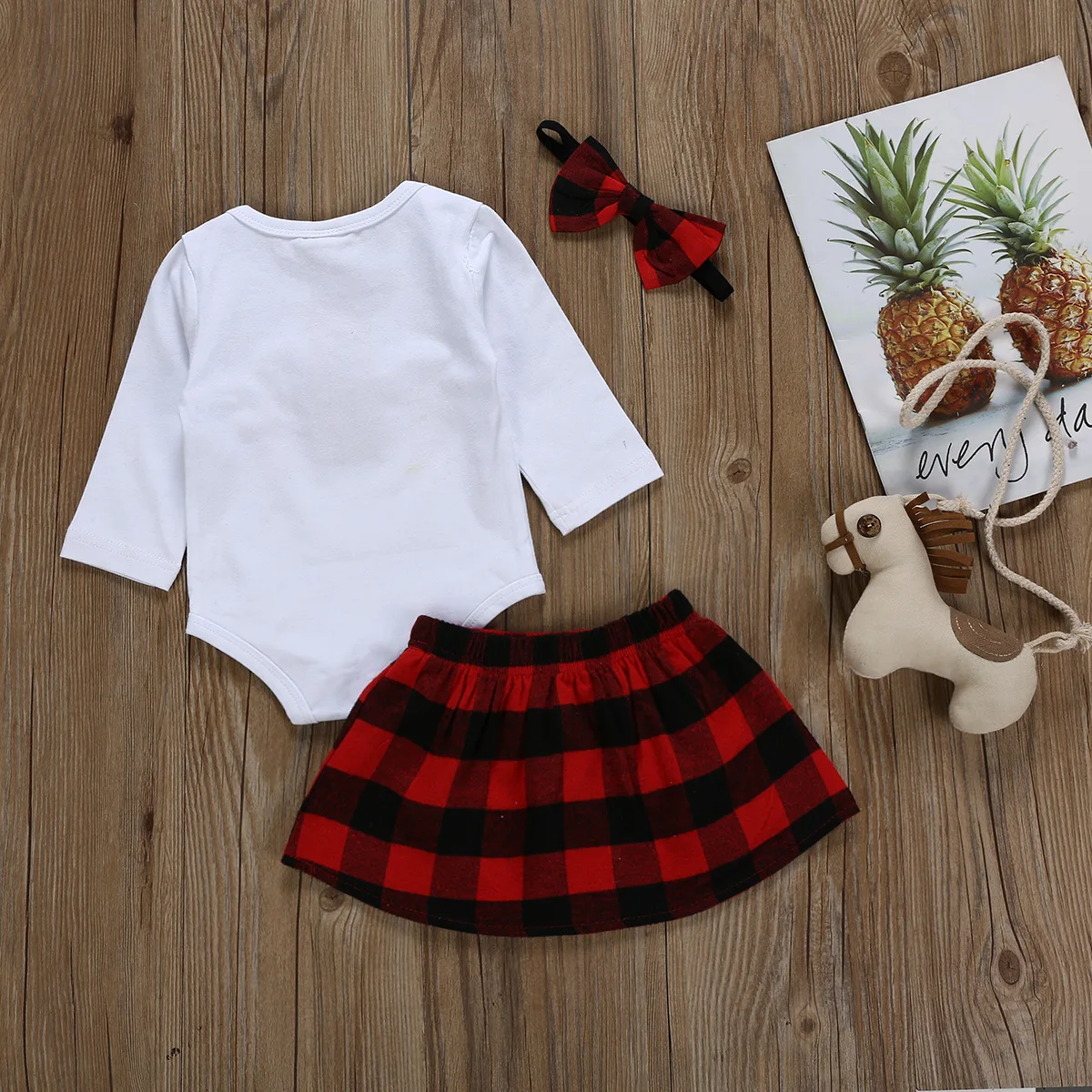 Christmas Autumn and Winter Children's Clothing Cross-Border European and American Romper Tartan Skirt Fashion Infant Suit
Christmas Autumn and Winter Children's Clothing Cross-Border European and American Romper Tartan Skirt Fashion Infant Suit
