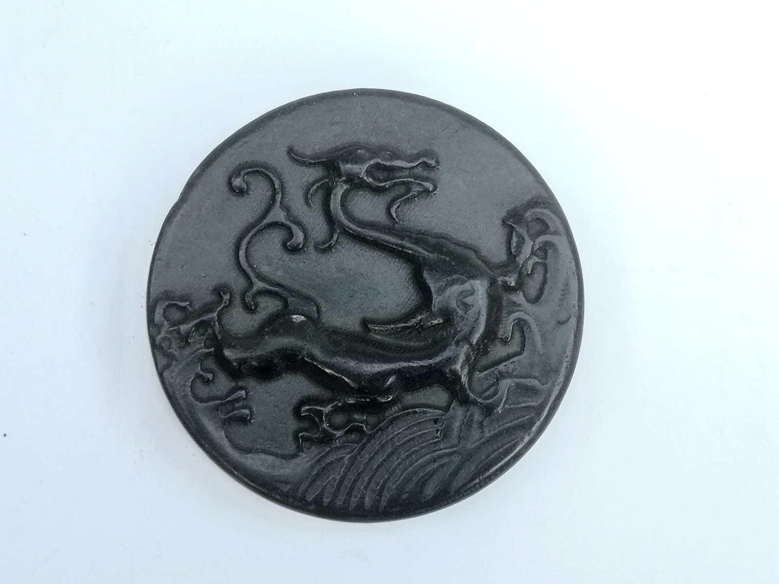 YIZHU CULTUER ART Collection Old China Hongshan Culture Black Magnet Jade Force Dragon Pendant Ornament
YIZHU CULTUER ART Collection Old China Hongshan Culture Black Magnet Jade Force Dragon Pendant Ornament