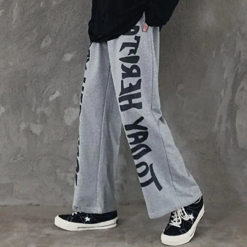 Japanese HipHop Y2K Palazzo Pants Women Streetwear Oversized Graffiti Letter Wide Leg Pants Plus Size High Waist Trousers Japan 
Japanese HipHop Y2K Palazzo Pants Women Streetwear Oversized Graffiti Letter Wide Leg Pants Plus Size High Waist Trousers Japan