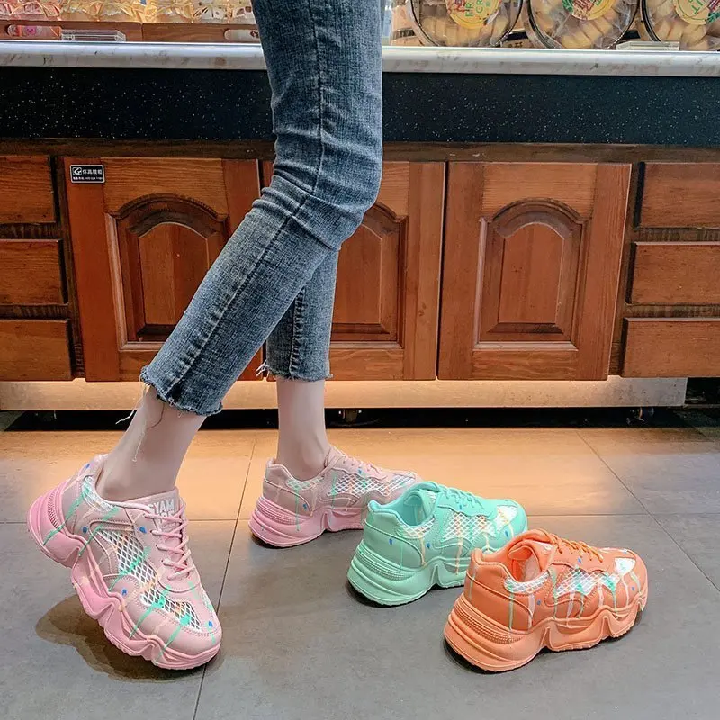 2020 spring and summer new casual sports shoes female students mesh wild luminous casual shoes thick bottom old shoes Z819
2020 spring and summer new casual sports shoes female students mesh wild luminous casual shoes thick bottom old shoes Z819
