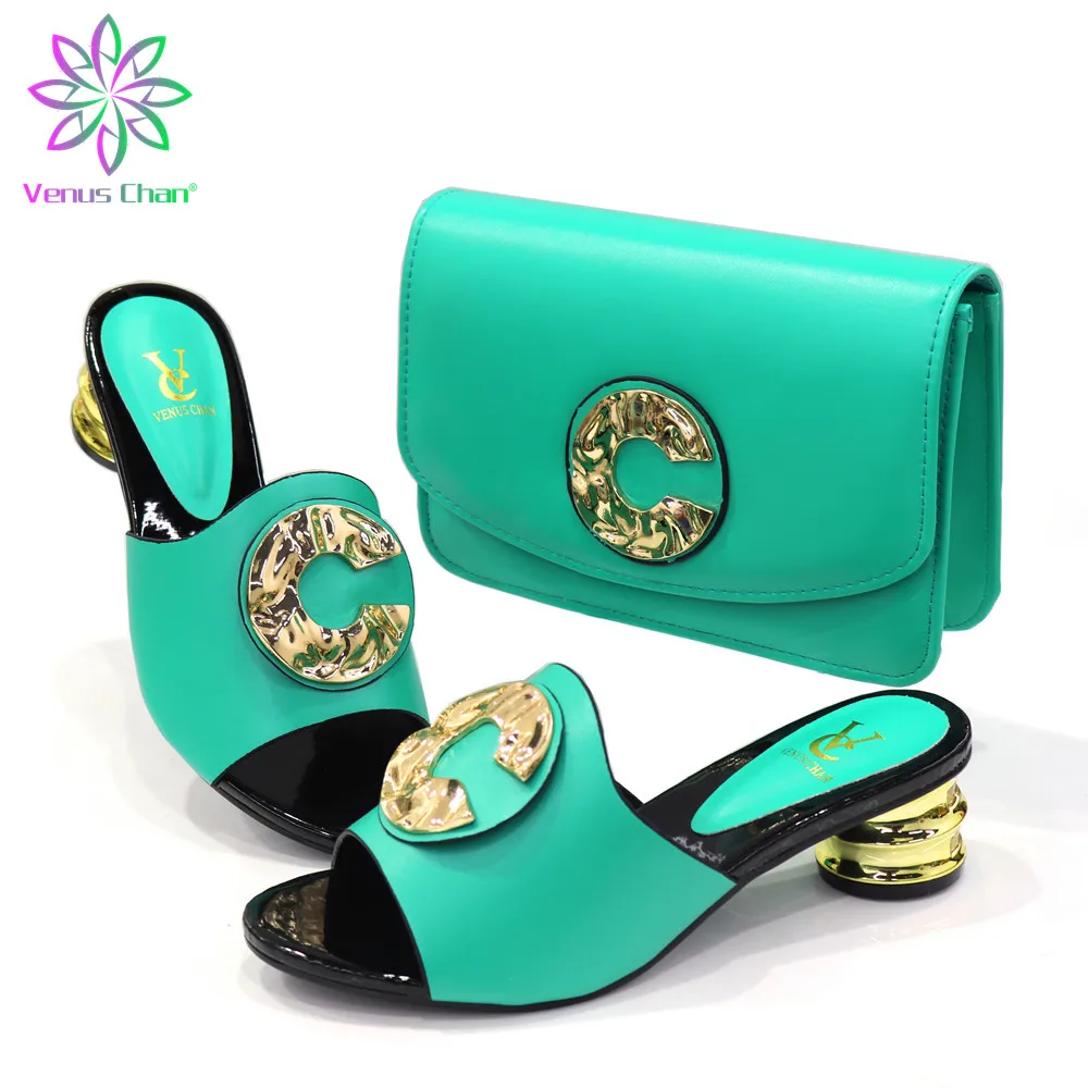 Fashion Green Italian Women Matching African Slippers and Bag Set Decorated with Rhinestone Ladies Shoe and Bag for Wedding
Fashion Green Italian Women Matching African Slippers and Bag Set Decorated with Rhinestone Ladies Shoe and Bag for Wedding