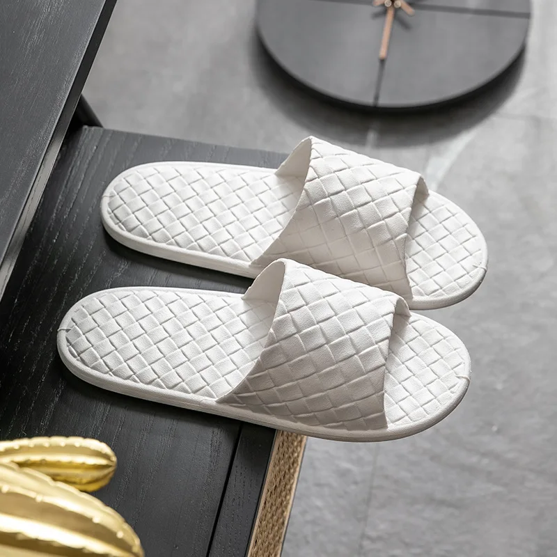 Summer Home Men Slippers Simple Black White Shoes Non-slip Bathroom Slides Flip Flops Couples Indoor Women Platform Slippers
Summer Home Men Slippers Simple Black White Shoes Non-slip Bathroom Slides Flip Flops Couples Indoor Women Platform Slippers