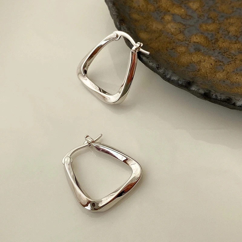 Alloy Hoop Earrings New Simple Fashion Jewelry for Women
Alloy Hoop Earrings New Simple Fashion Jewelry for Women