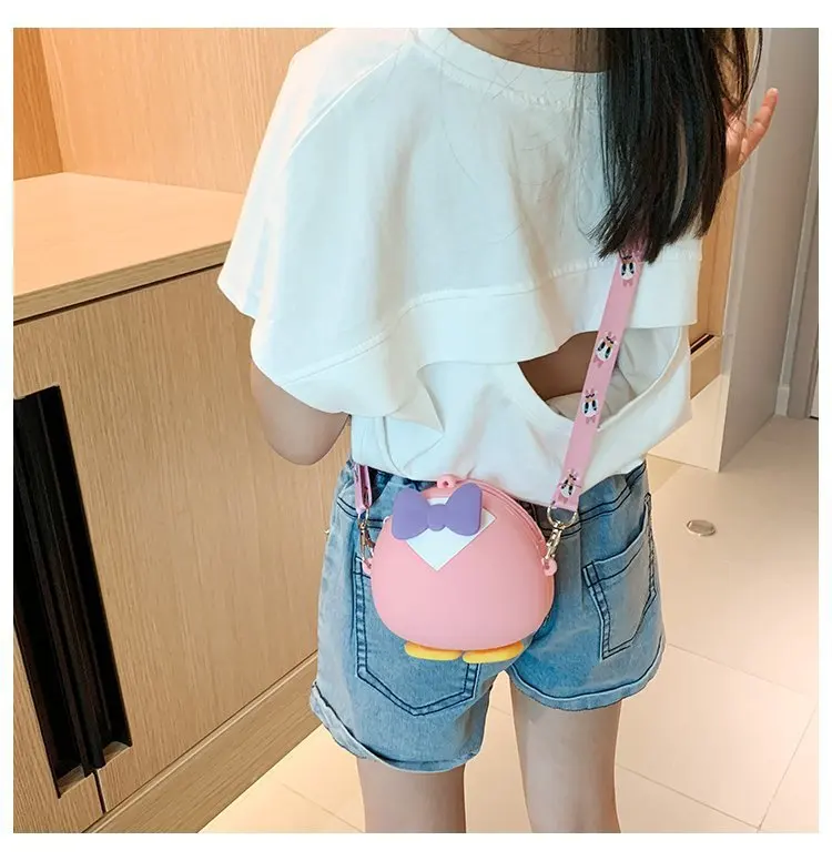 2020 Cute Kids Cartoon Crossbody Bag Kids Cute Silicone Shoulder Bag for Going Out Daily Use
2020 Cute Kids Cartoon Crossbody Bag Kids Cute Silicone Shoulder Bag for Going Out Daily Use