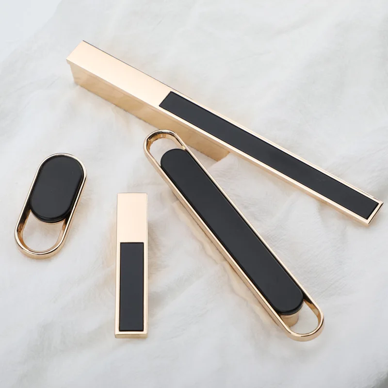 Luxury Nordic Gold Black Kitchen Cabinet Door Handle Wardrobe Drawer Knob Personality Simple Furniture Hardware Home Decoration
Luxury Nordic Gold Black Kitchen Cabinet Door Handle Wardrobe Drawer Knob Personality Simple Furniture Hardware Home Decoration