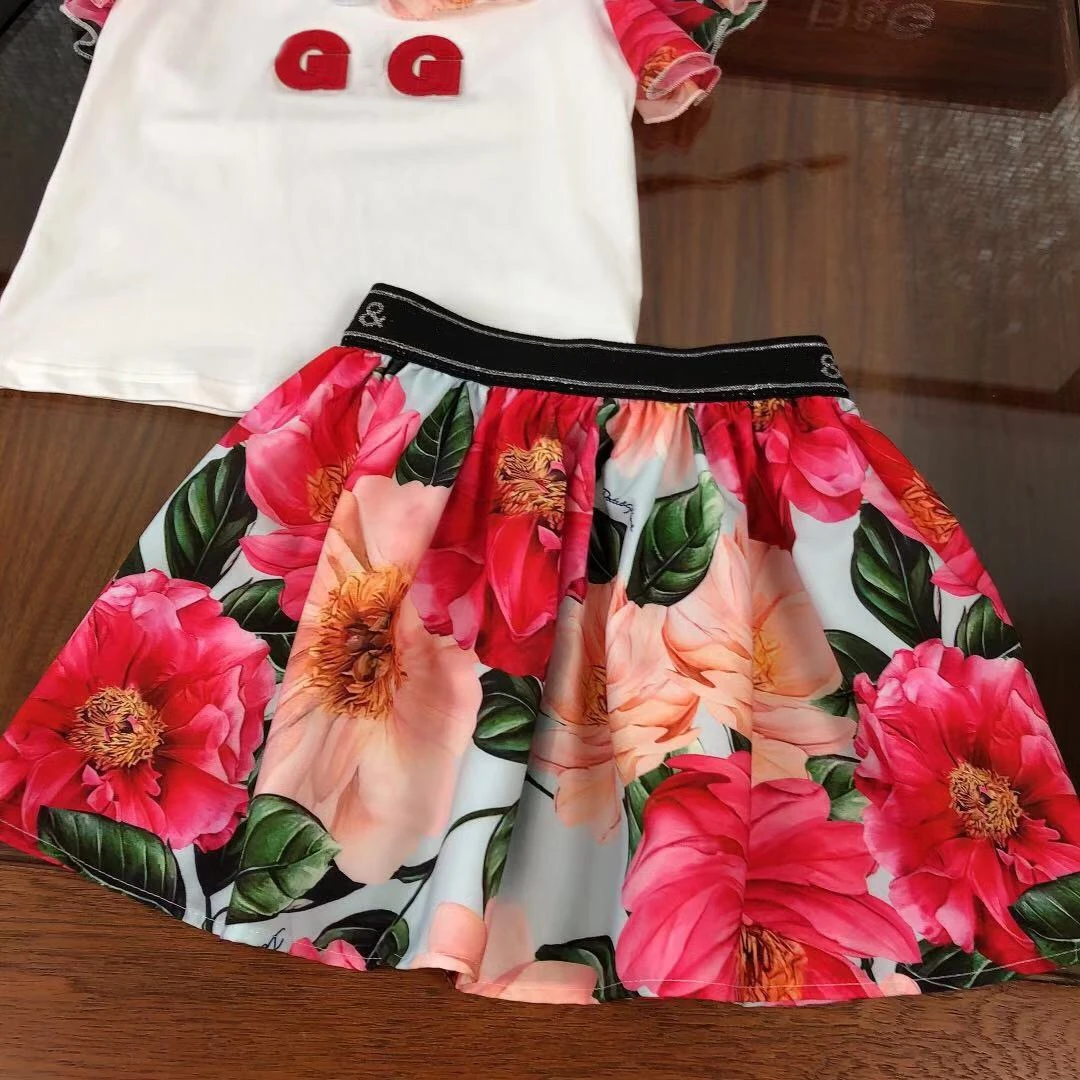 Foreign trade children's clothing girls short skirt fashion floral suit 2021 new western style little girl short-sleeved skirt
Foreign trade children's clothing girls short skirt fashion floral suit 2021 new western style little girl short-sleeved skirt