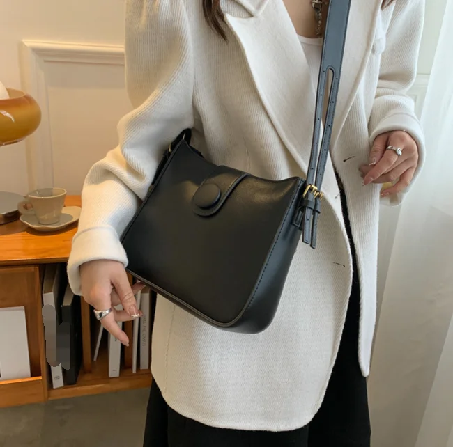 LISM 1043 Colorful Fashion Shoulder Bag Handbag Casual Shopping Bags Girl Lady Birthday Gift
LISM 1043 Colorful Fashion Shoulder Bag Handbag Casual Shopping Bags Girl Lady Birthday Gift