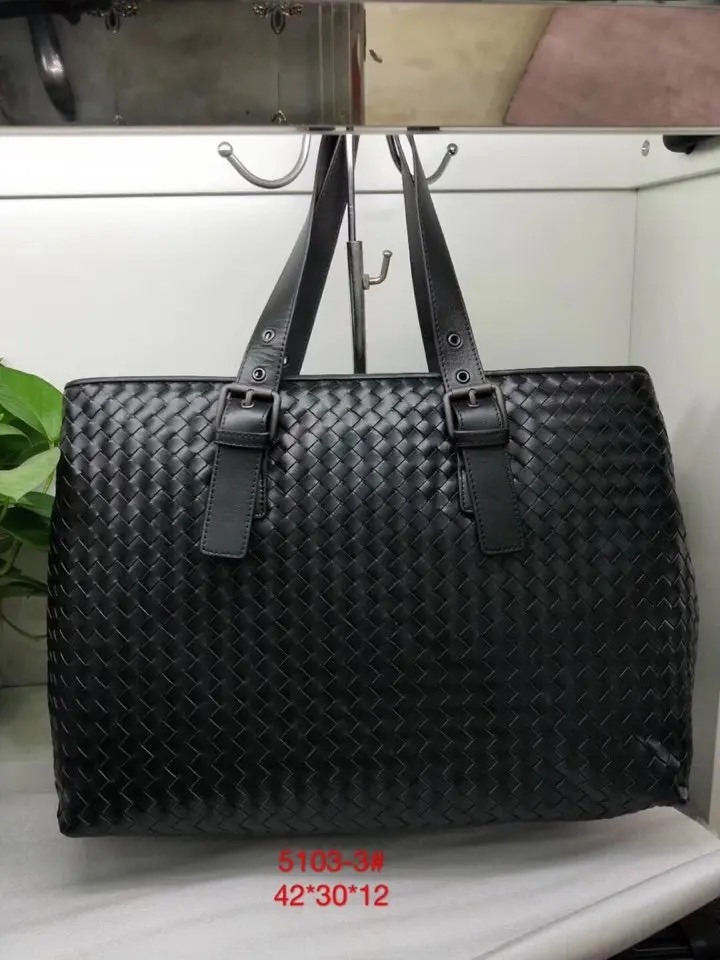 2022 new leather men's briefcase leather business handbag leather shoulder messenger bag
2022 new leather men's briefcase leather business handbag leather shoulder messenger bag