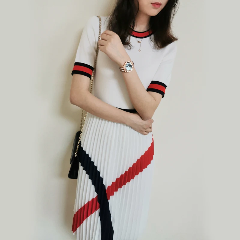 2020 Summer Collection UK Fashion Elegant Ivory Kinnted Pleated Midi Stripped Dress
2020 Summer Collection UK Fashion Elegant Ivory Kinnted Pleated Midi Stripped Dress
