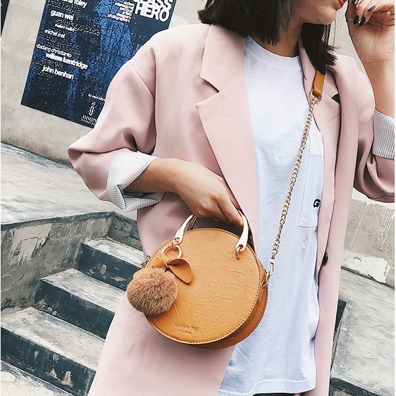 Cute Women Handbags PU Circular Shoulder Bag for Women Fashion Hairball Pendant Women Messenger Bag Female Leather Hand Bags
Cute Women Handbags PU Circular Shoulder Bag for Women Fashion Hairball Pendant Women Messenger Bag Female Leather Hand Bags