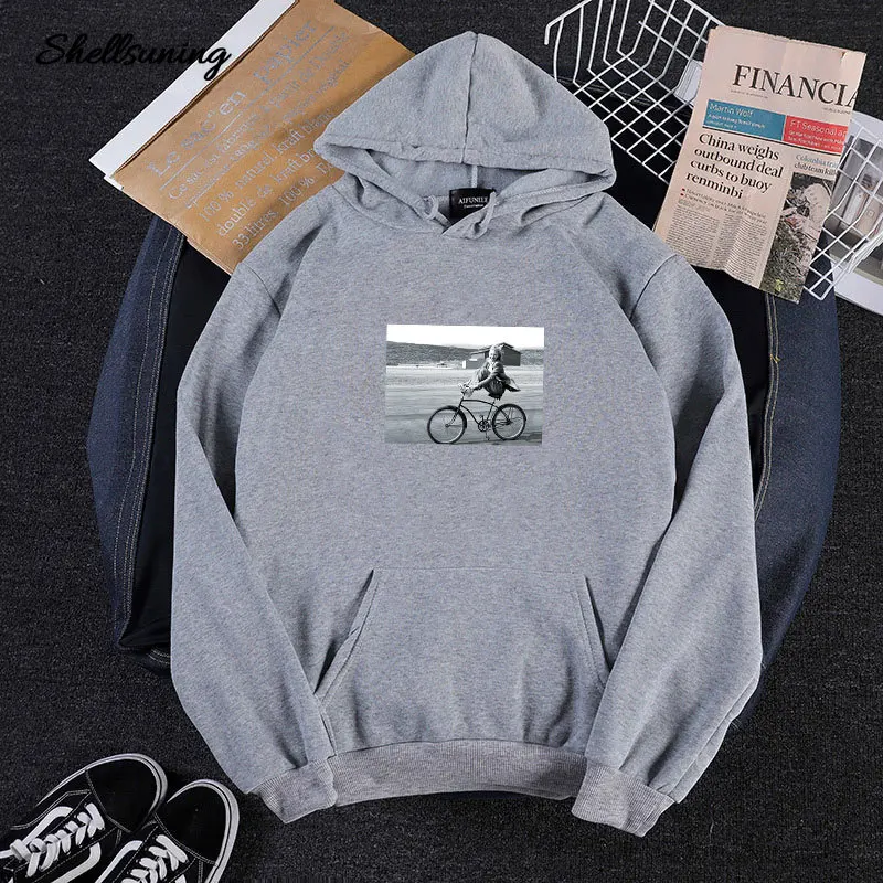 Shellsuning Harajuku Character Printed Hoodies Women Black and White Photo Hooded Sweatshirts Casual Long Sleeves Female Tops
Shellsuning Harajuku Character Printed Hoodies Women Black and White Photo Hooded Sweatshirts Casual Long Sleeves Female Tops