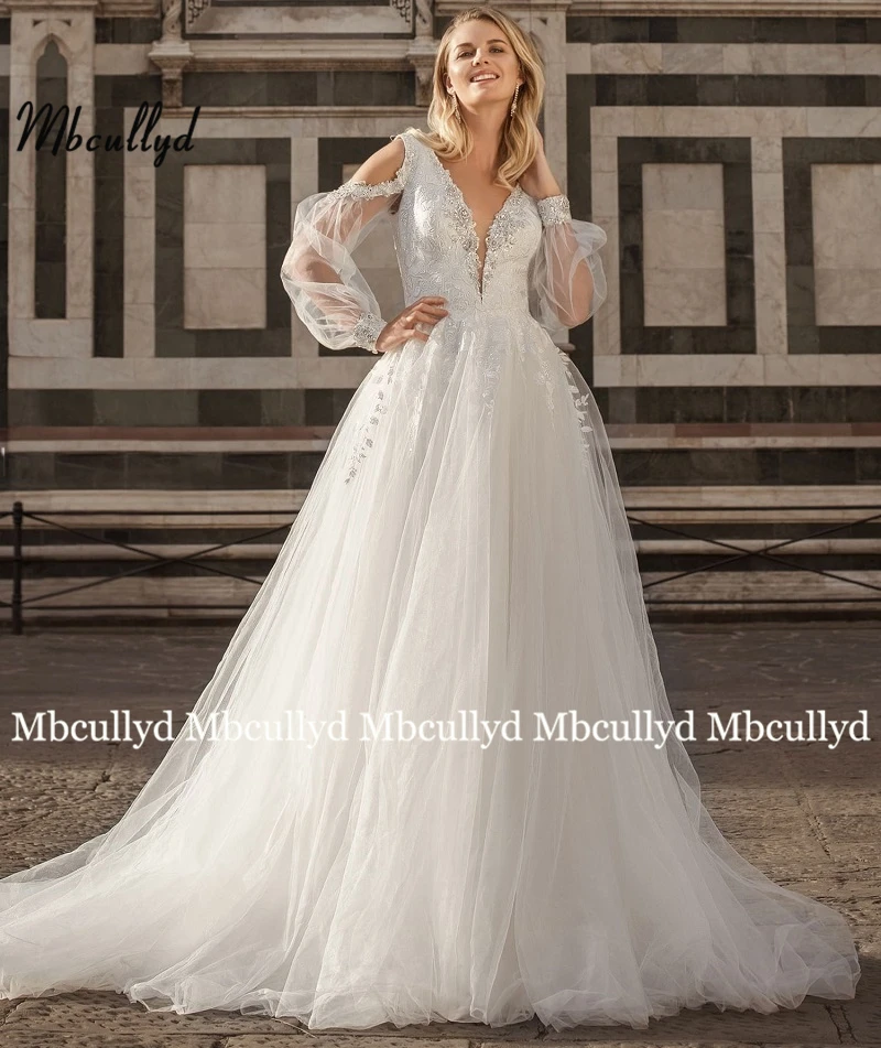 Mbcullyd Full Sleeve Wedding Dress A-line Lace Applique Crystal Beaded V Neck Princess Tulle Bridal Dresses 2020 Plus Size
Mbcullyd Full Sleeve Wedding Dress A-line Lace Applique Crystal Beaded V Neck Princess Tulle Bridal Dresses 2020 Plus Size
