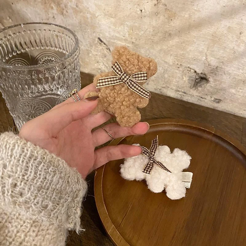 Simple Lovely Girl Plush Female Headwear Women Hair Clips Bear Hairpin Korean Style Barrettes Cute Hair Accessories Headdress
Simple Lovely Girl Plush Female Headwear Women Hair Clips Bear Hairpin Korean Style Barrettes Cute Hair Accessories Headdress