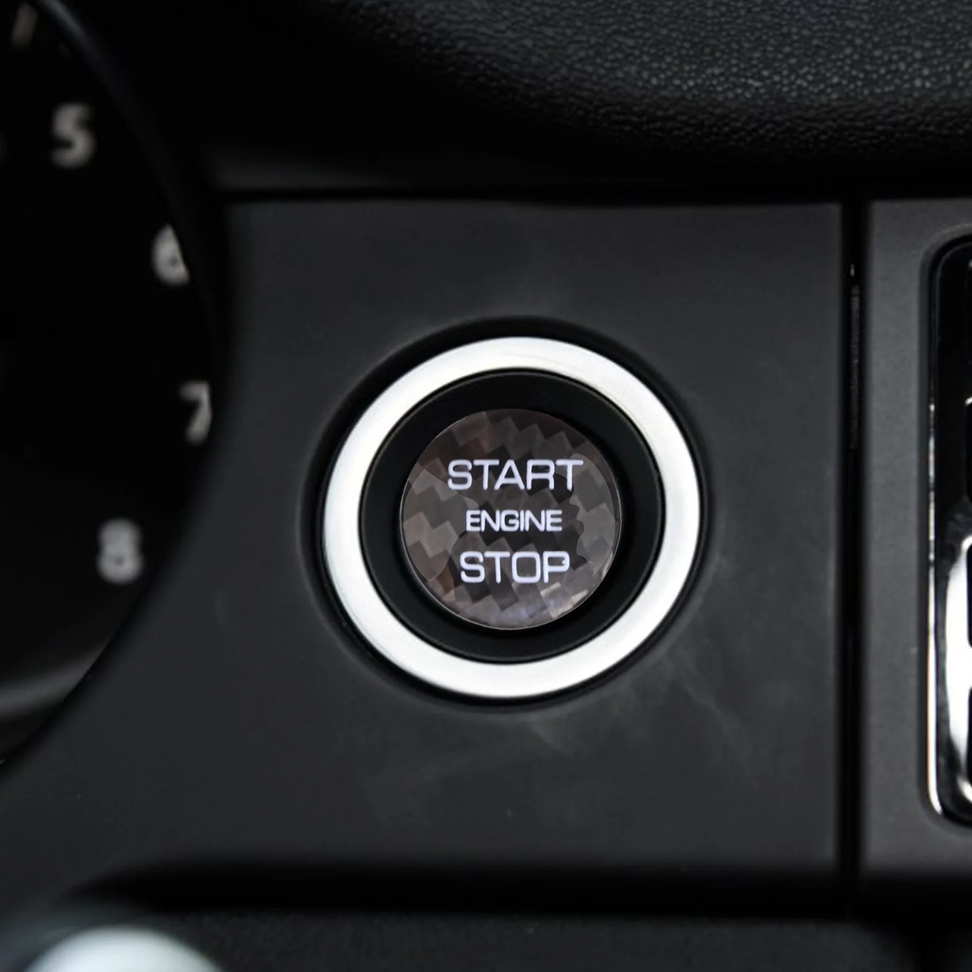 For Land Rover Discovery Free Lander Evoque Carbon Fiber Car Engine Start Stop Switch Button Trim Cover Stickers Decals Stying
For Land Rover Discovery Free Lander Evoque Carbon Fiber Car Engine Start Stop Switch Button Trim Cover Stickers Decals Stying