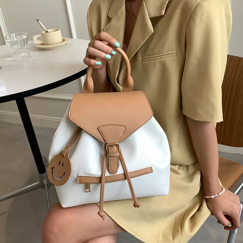 Hot selling women's backpack 2021 new Pu fashion Korean backpack ins student schoolbag traveling backpack single shoulder bag
Hot selling women's backpack 2021 new Pu fashion Korean backpack ins student schoolbag traveling backpack single shoulder bag
