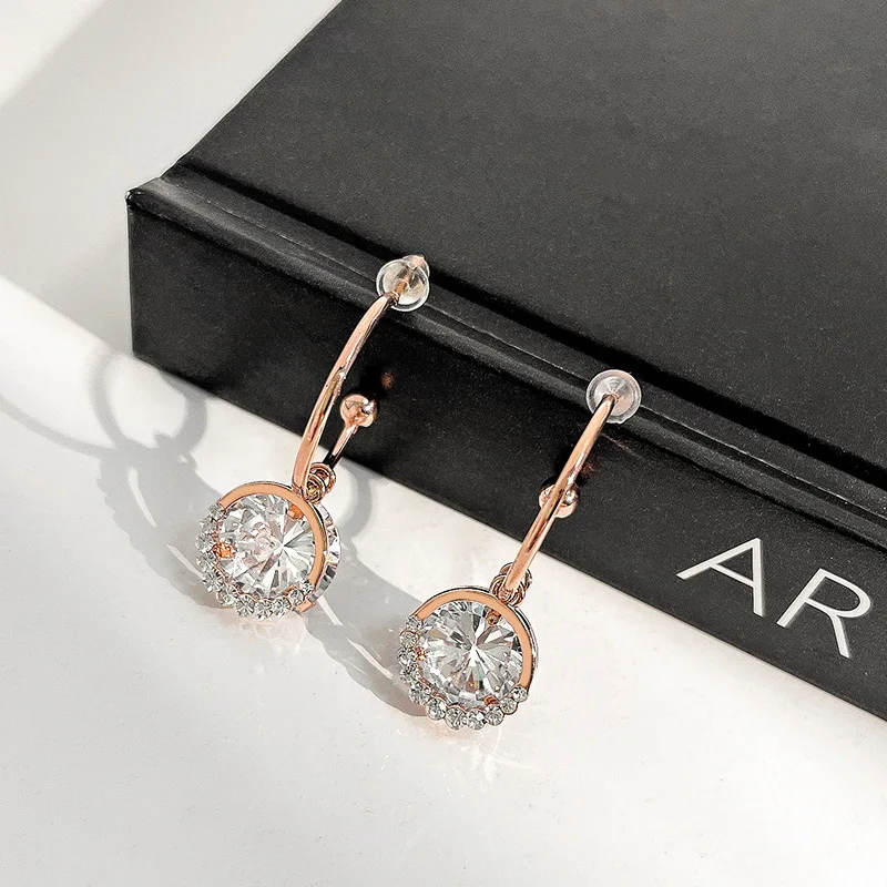 TF-237 S925 Silver Needle Super Flash Round Zircon Earrings Personality Commuter Geometric Stud Earrings Dinner Party Accessorie
TF-237 S925 Silver Needle Super Flash Round Zircon Earrings Personality Commuter Geometric Stud Earrings Dinner Party Accessorie