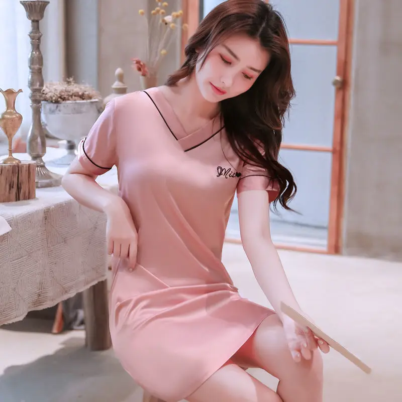 French Ice Silk Nightdress Female Long Sexy V-neck Students Simply Wear Large Sleep Maxi Cute Woman Satin Night Dress Skirt Hot
French Ice Silk Nightdress Female Long Sexy V-neck Students Simply Wear Large Sleep Maxi Cute Woman Satin Night Dress Skirt Hot