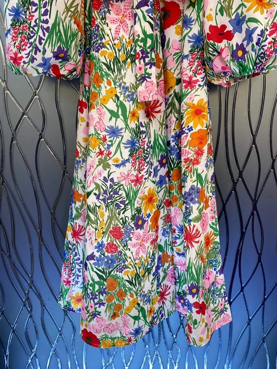 New 2021 Spring Summer Dress High Quality Women Charming Floral Print Tunic Buttons Belt Deco Long Sleeve Casual Bohemian Dress 
New 2021 Spring Summer Dress High Quality Women Charming Floral Print Tunic Buttons Belt Deco Long Sleeve Casual Bohemian Dress
