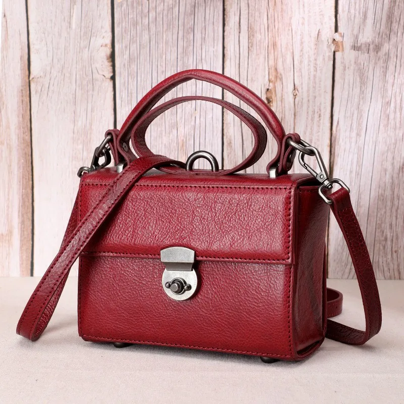 Johnature Handmade Genuine Leather Women Bag 2021 New Retro Portable First Layer Cowhide Handbag Leisure All-match Shoulder Bags
Johnature Handmade Genuine Leather Women Bag 2021 New Retro Portable First Layer Cowhide Handbag Leisure All-match Shoulder Bags