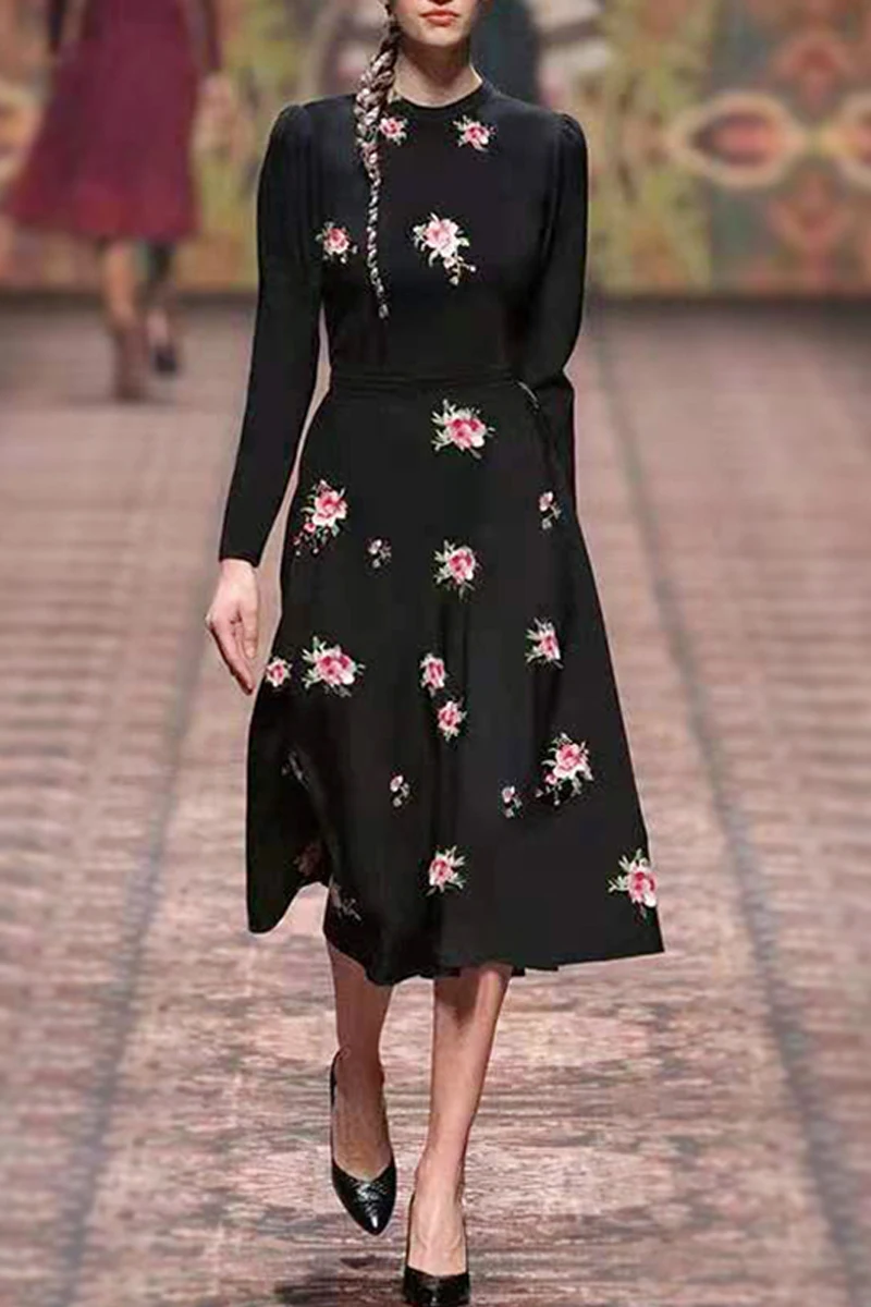 Женское платье с вышивкой, элегантное приталенное платье средней длины во французском стиле, весна 2021
Женское платье с вышивкой, элегантное приталенное платье средней длины во французском стиле, весна 2021