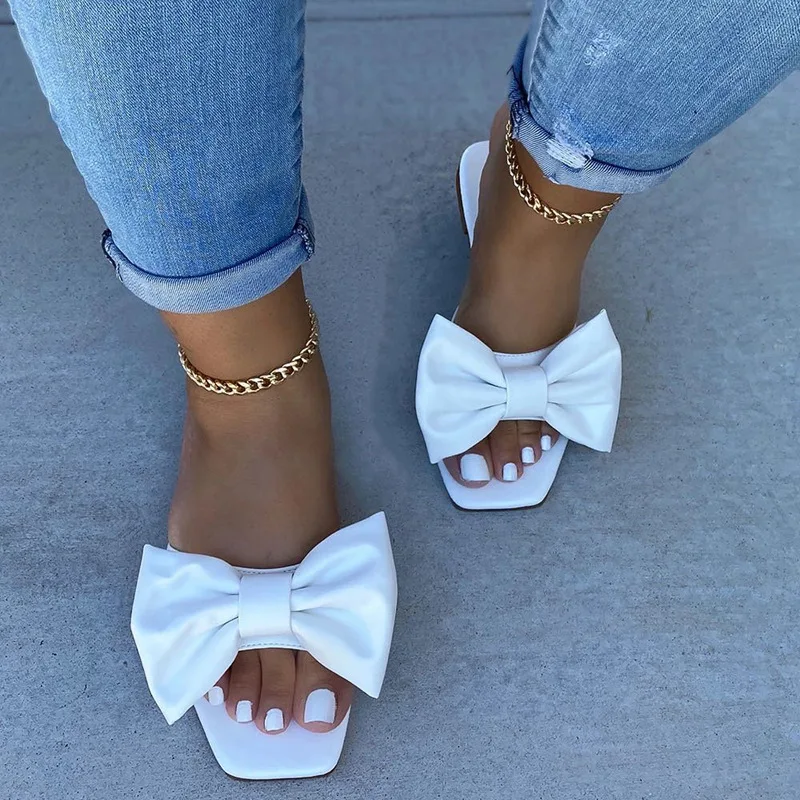 Large Size Slippers Women Outer Wear Bowknot Flat Bottom Fashion Beach Sandals Women
Large Size Slippers Women Outer Wear Bowknot Flat Bottom Fashion Beach Sandals Women