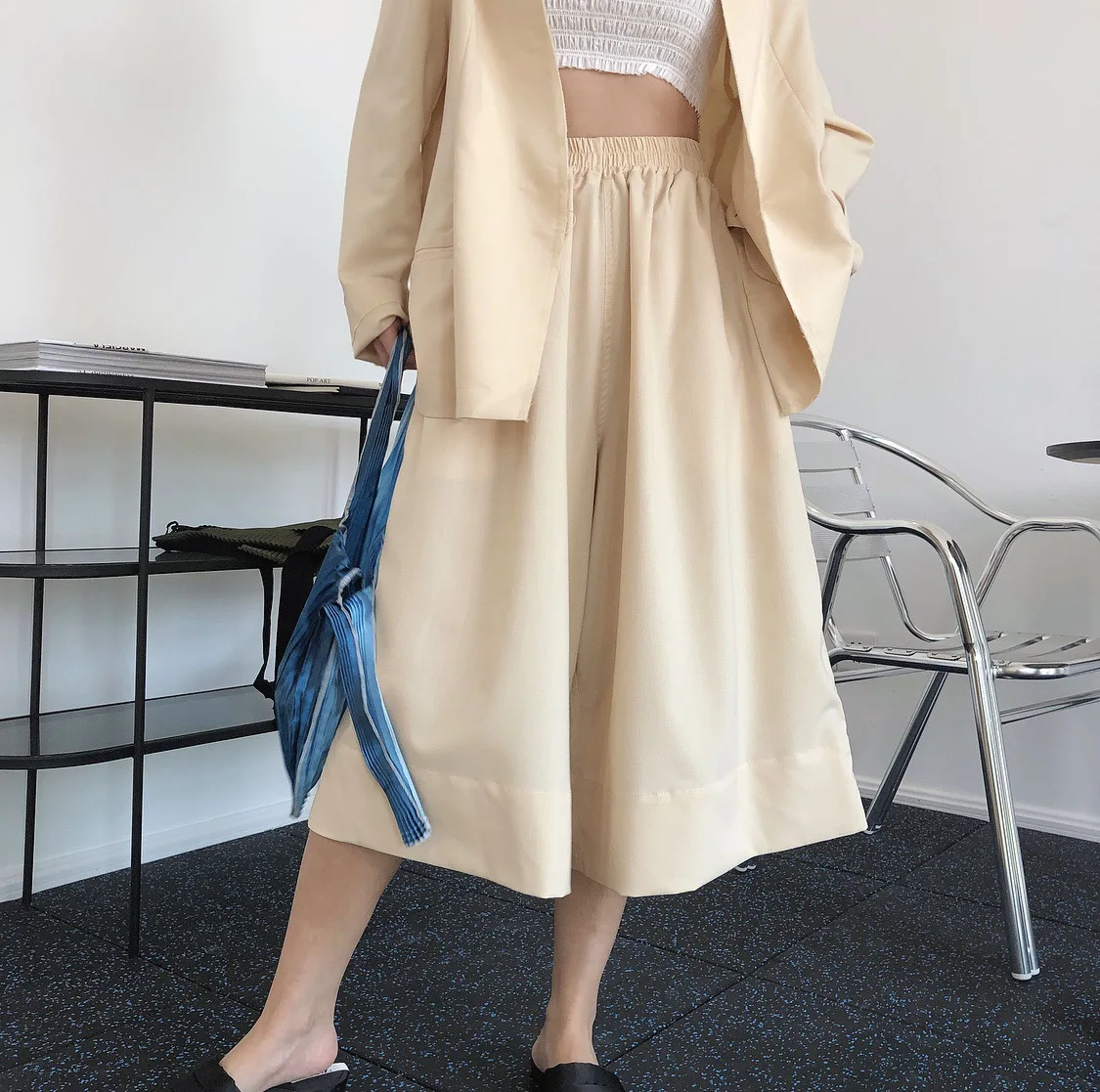 Summer New Japanese Design Fashionable High Waist Wide Leg Pants Loose Sagging Thin Capris
Summer New Japanese Design Fashionable High Waist Wide Leg Pants Loose Sagging Thin Capris