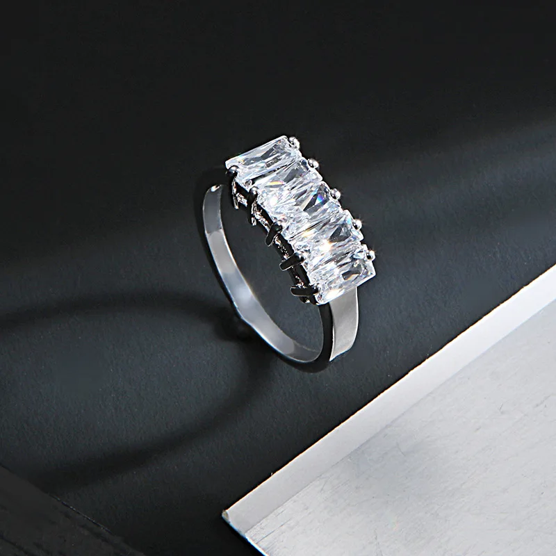 European and American style jewelry four-piece set, bridal chain, geometric copper zircon necklace, earrings, bracelet
European and American style jewelry four-piece set, bridal chain, geometric copper zircon necklace, earrings, bracelet