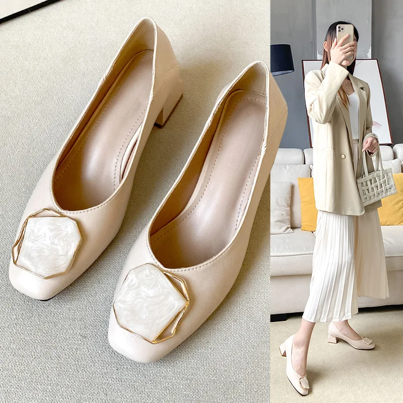 Women Single Shoes Shallow Mouth Soft Bottom Square Toe Med-High Heels Shoes Fashion Metal Buckle Decoration Pumps
Women Single Shoes Shallow Mouth Soft Bottom Square Toe Med-High Heels Shoes Fashion Metal Buckle Decoration Pumps