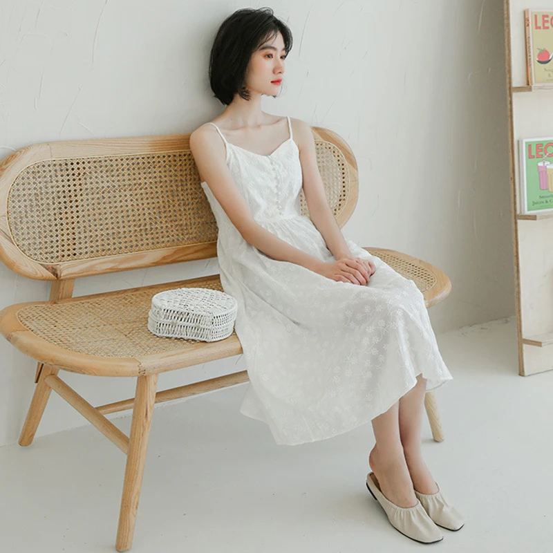 Summer Dresses For Women 2021 New Korean Fashion Casual Slim V-Neck Floral Embroidery Sling Cotton Female Midi Women's Clothing
Summer Dresses For Women 2021 New Korean Fashion Casual Slim V-Neck Floral Embroidery Sling Cotton Female Midi Women's Clothing