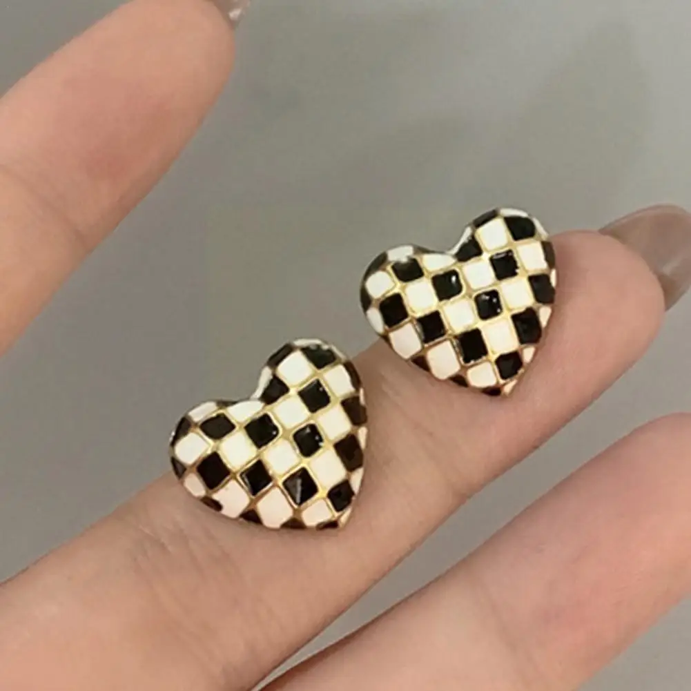 Korean Fashion Black White Grid Stud Earrings For Women Girls Trendy Female Elegant Glaze Heart Pendant Choker Necklace Jew P3z0
Korean Fashion Black White Grid Stud Earrings For Women Girls Trendy Female Elegant Glaze Heart Pendant Choker Necklace Jew P3z0