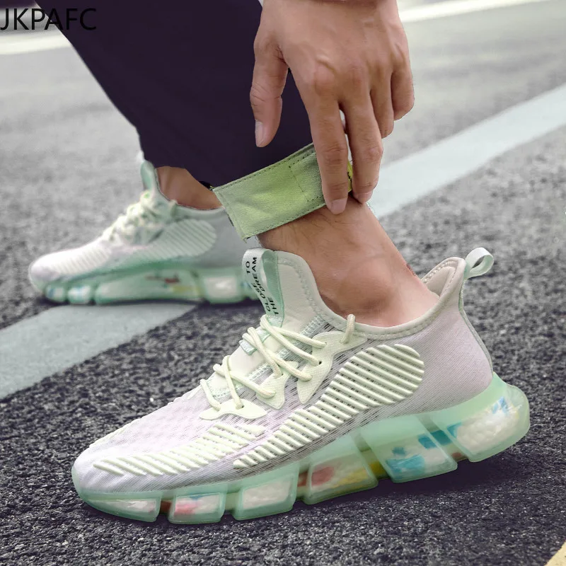 2021 new trend sports summer breathable fly woven mesh Korean reflective running leisure Men's shoes
2021 new trend sports summer breathable fly woven mesh Korean reflective running leisure Men's shoes