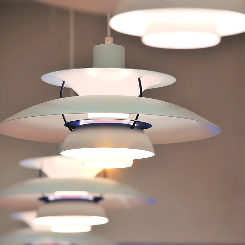 Nordic postmodern fashion simple personality Danish designer PH5 UFO colorful macaron restaurant chandelier
Nordic postmodern fashion simple personality Danish designer PH5 UFO colorful macaron restaurant chandelier