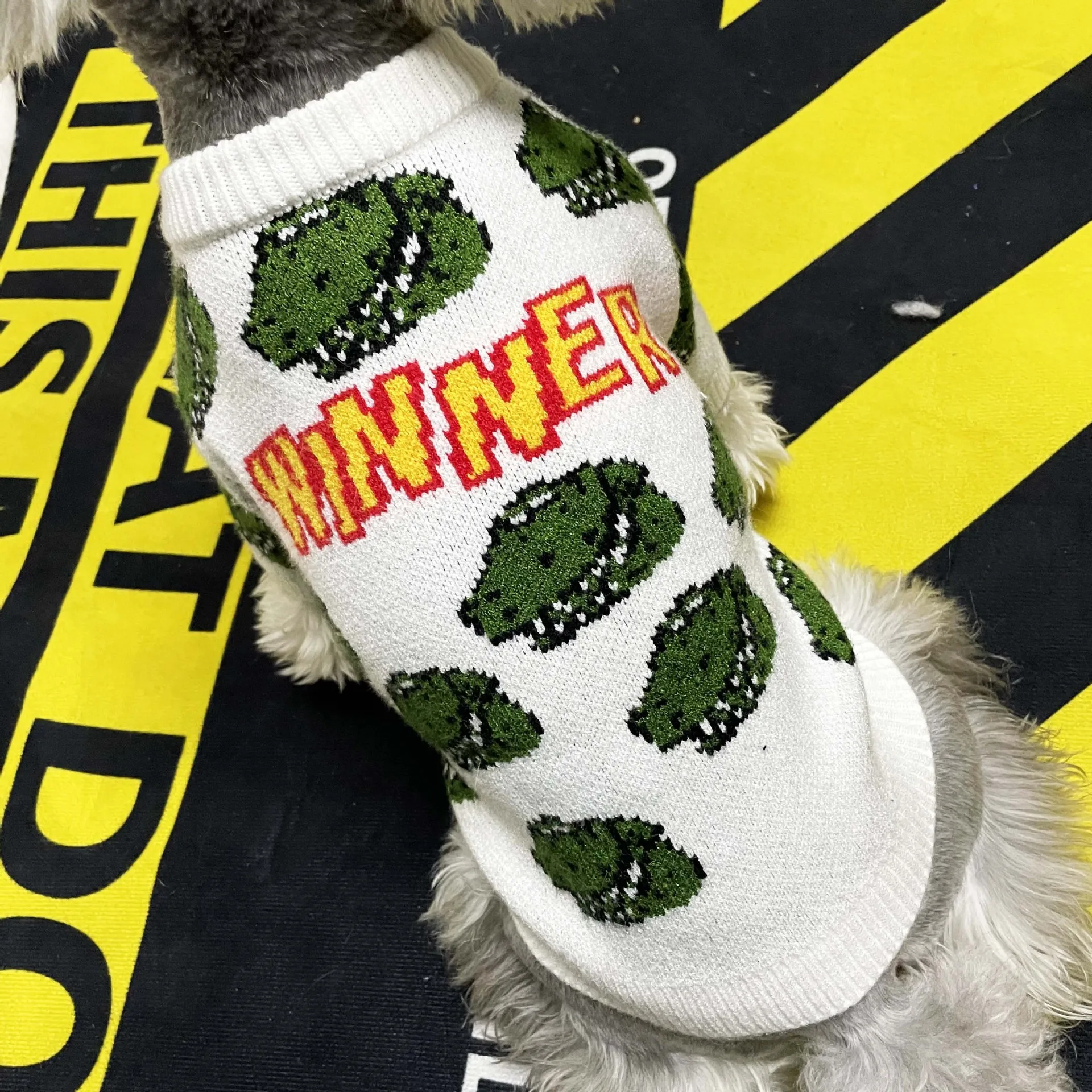 Luxury Pet Dog Clothes Autumn Winter Round Neck Warm Thick Sweater Teddy Schnauzer Small Medium-sized Corgi Fighting Clothing
Luxury Pet Dog Clothes Autumn Winter Round Neck Warm Thick Sweater Teddy Schnauzer Small Medium-sized Corgi Fighting Clothing
