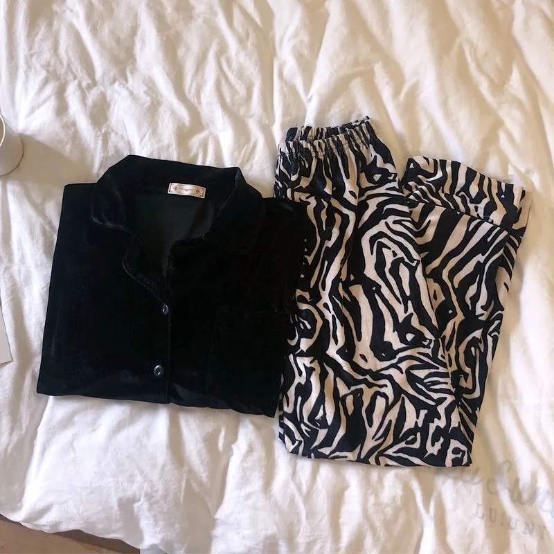 Velor Pajamas Women Winter Home Suit Loungewear Animal Print Pijamas Femme Ladies Pyjamas Suit Korean Pjs Set 
Velor Pajamas Women Winter Home Suit Loungewear Animal Print Pijamas Femme Ladies Pyjamas Suit Korean Pjs Set