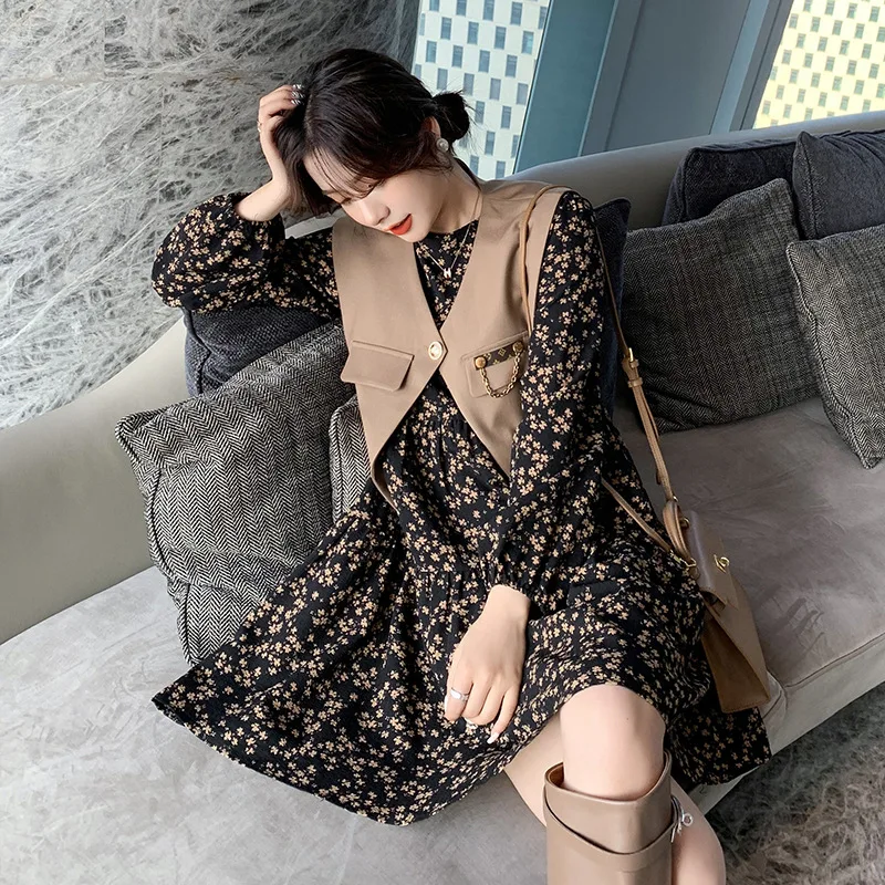 2021 spring and summer new women's small floral French dress spring and autumn Chiffon age reducing skirt
2021 spring and summer new women's small floral French dress spring and autumn Chiffon age reducing skirt