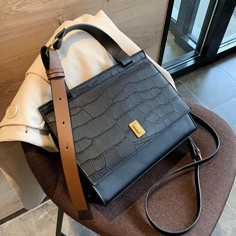 Elegant Black Stone Pattern Tote Bag 2020 New High Quality Pu Leather Women's Designer Handbag Lock Shoulder Messenger Bag 
Elegant Black Stone Pattern Tote Bag 2020 New High Quality Pu Leather Women's Designer Handbag Lock Shoulder Messenger Bag