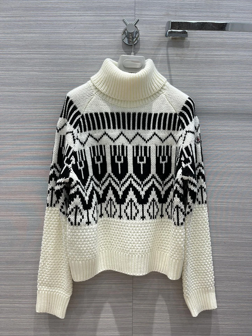 High quality sweater 2021 Autumn winter new fashion geometric pattern knitted turtleneck pullover sweaters
High quality sweater 2021 Autumn winter new fashion geometric pattern knitted turtleneck pullover sweaters