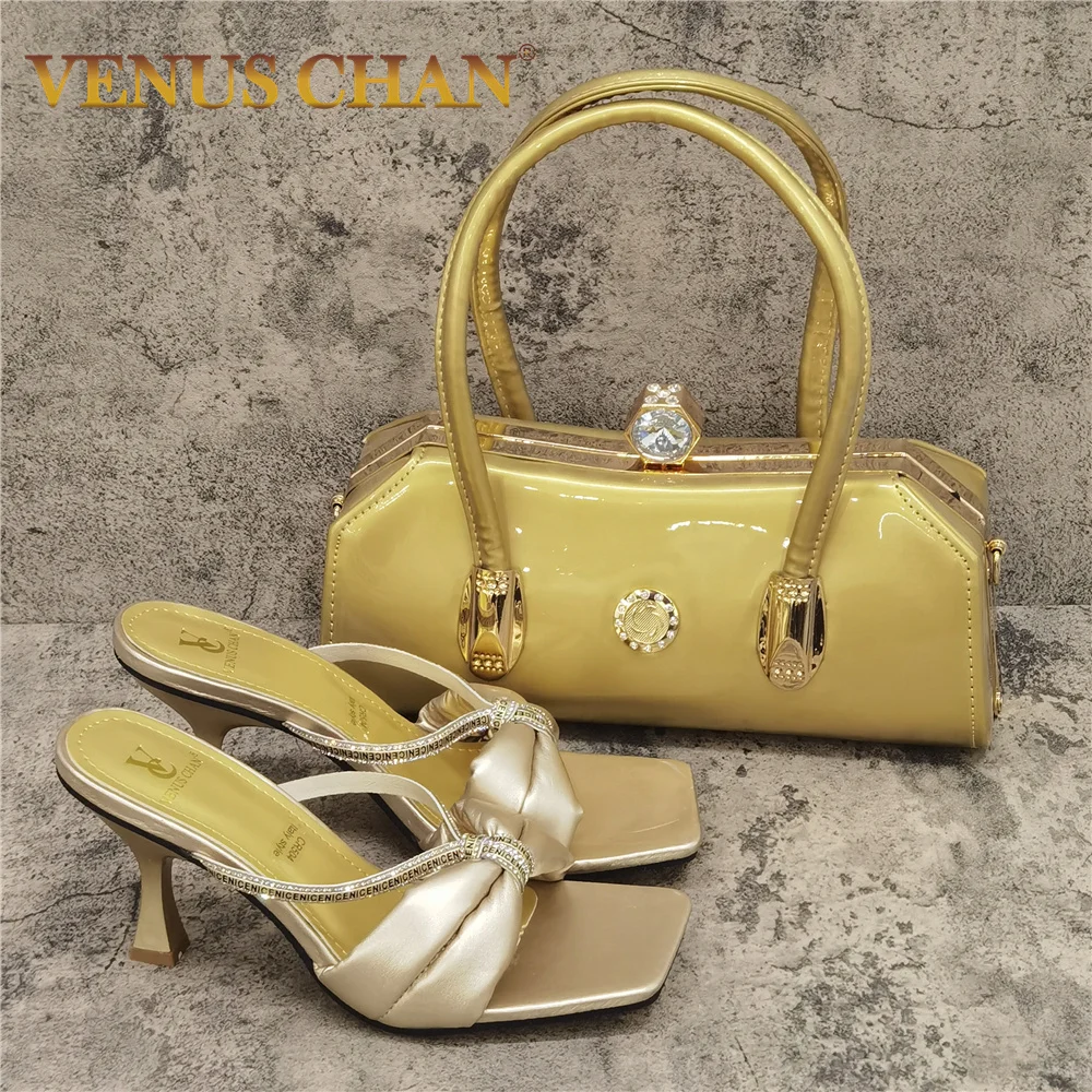 Leisure Style Peep Toe Super High Heels Sandal Matching Hand Bag in Golden Color Pretty Women Shoes with Appliques for Wedding
Leisure Style Peep Toe Super High Heels Sandal Matching Hand Bag in Golden Color Pretty Women Shoes with Appliques for Wedding