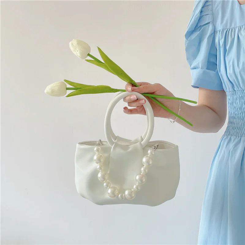 Fashion Women Soft PU Leather Shoulder Bag Summer Pearl Chain Ladies Crossbody Bags Female Simple Portable Tote Purse Handbags
Fashion Women Soft PU Leather Shoulder Bag Summer Pearl Chain Ladies Crossbody Bags Female Simple Portable Tote Purse Handbags
