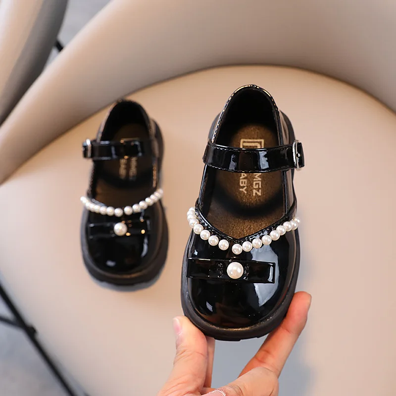 Little Girl Fashion Leather Shoes New Autumn Pearl Children White Black Bow Flat Princess Shoes Kids Show Shoes G234
Little Girl Fashion Leather Shoes New Autumn Pearl Children White Black Bow Flat Princess Shoes Kids Show Shoes G234
