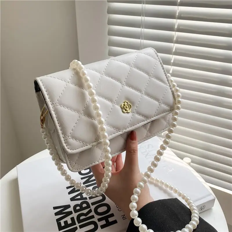 QIAOSANSAN Winter New Fashion Designer Women's Bag, Single Shoulder Messenger, Square Diamond Chain Texture Beaded Casual All-AA
QIAOSANSAN Winter New Fashion Designer Women's Bag, Single Shoulder Messenger, Square Diamond Chain Texture Beaded Casual All-AA