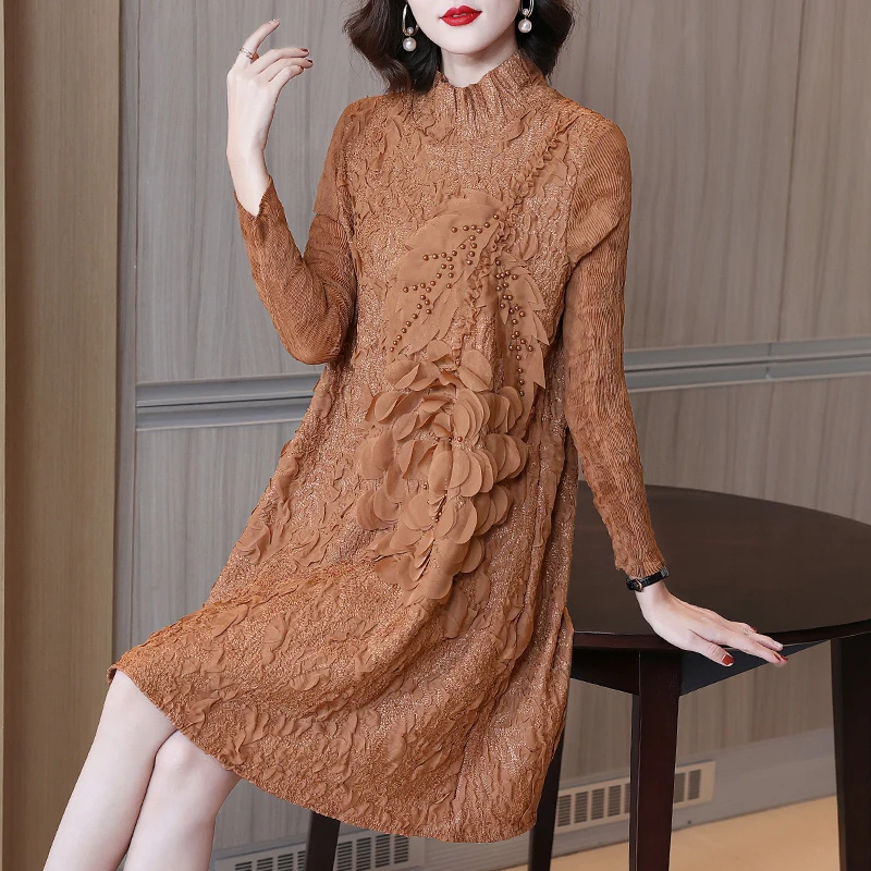 Women Dress Spring Autumn New Fashion Half Turtleneck Beading Embroidered Loose Red Dress Knee Length For Female 45-75kg
Women Dress Spring Autumn New Fashion Half Turtleneck Beading Embroidered Loose Red Dress Knee Length For Female 45-75kg