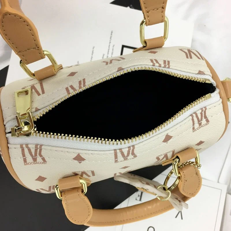 2021 New Luxury Handbag Female Bag Designer Lovely Cow Bag Top Handle Bags Leather Cross Body Bag Woman Printed Messenger Bag
2021 New Luxury Handbag Female Bag Designer Lovely Cow Bag Top Handle Bags Leather Cross Body Bag Woman Printed Messenger Bag