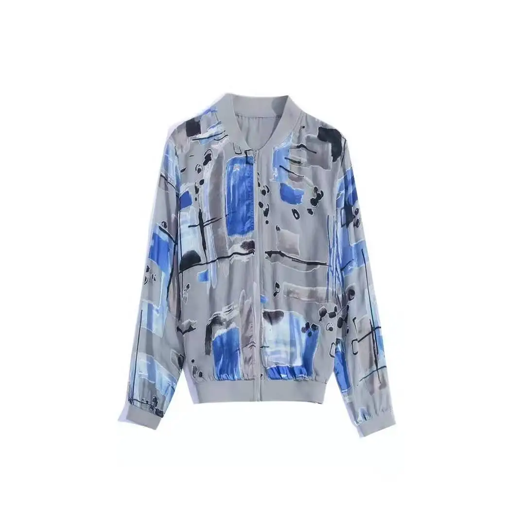 European and American women's wear for spring 2021 Long sleeve zipper with round neck Geometric Print Fashion Silk coat
European and American women's wear for spring 2021 Long sleeve zipper with round neck Geometric Print Fashion Silk coat