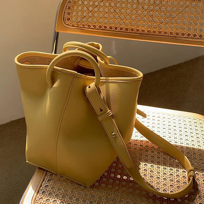 Bucket Handbags Tote Shoulder Bags for Female Large Capacity Crossbody Bags Female 2021 New Fashion Folds Large Capacity Bags
Bucket Handbags Tote Shoulder Bags for Female Large Capacity Crossbody Bags Female 2021 New Fashion Folds Large Capacity Bags